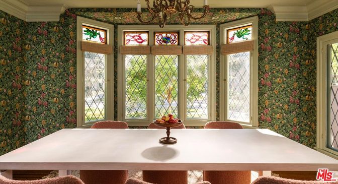 Chandelier, Dining room, Interior