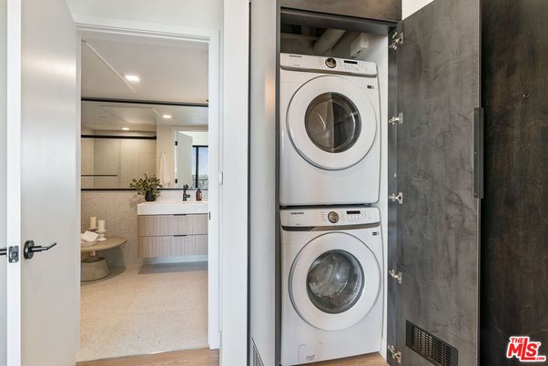 Interior, Recessed Lighting, Utility Closets, Washer