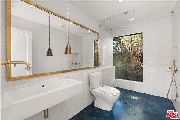 Bathroom, Interior, Pendant Lights, Recessed Lighting