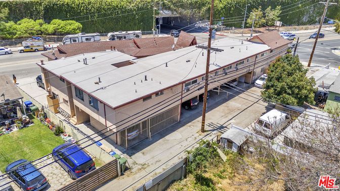 Exterior, Drone