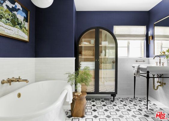 Bathroom, Free Standing Baths, Interior