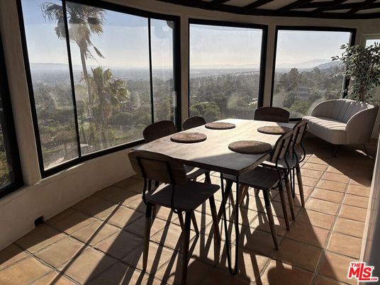 Dining room, Interior