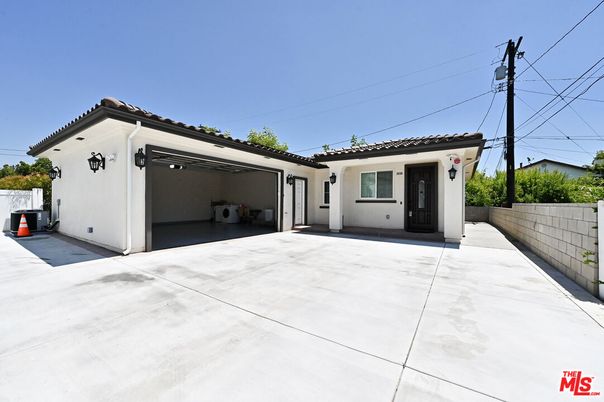 Detached Garage, Exterior