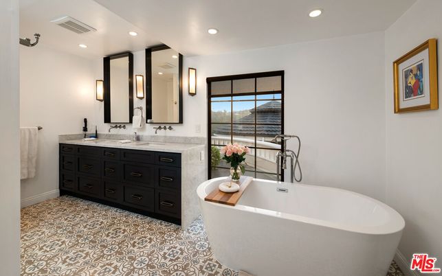 Bathroom, Dual Sink Vanities, Free Standing Baths, Interior, Recessed Lighting