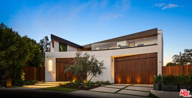 Attached, Exterior, Facade, Modern