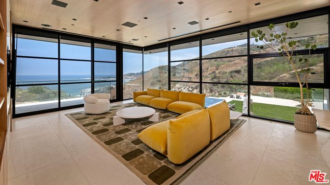 Interior, Living room, Recessed Lighting, Water