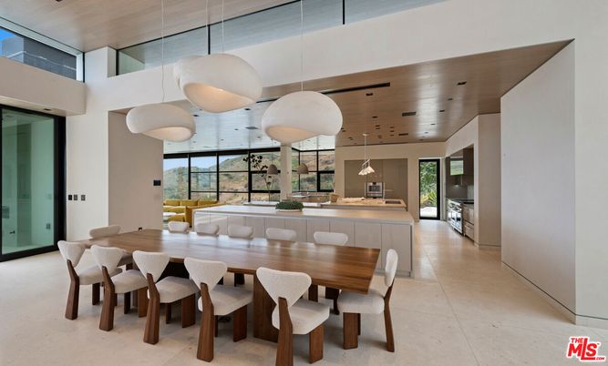 Dining room, Interior, Pendant Lights, Recessed Lighting