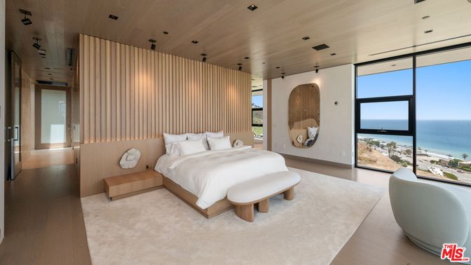 Bedroom, Interior, Pendant Lights, Recessed Lighting, Water, Wooden Ceilings, Wood Texture Flooring