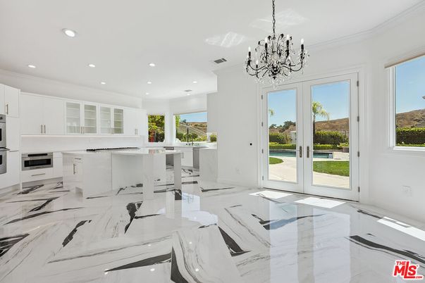 Chandelier, Interior, Kitchen, Marble, Recessed Lighting