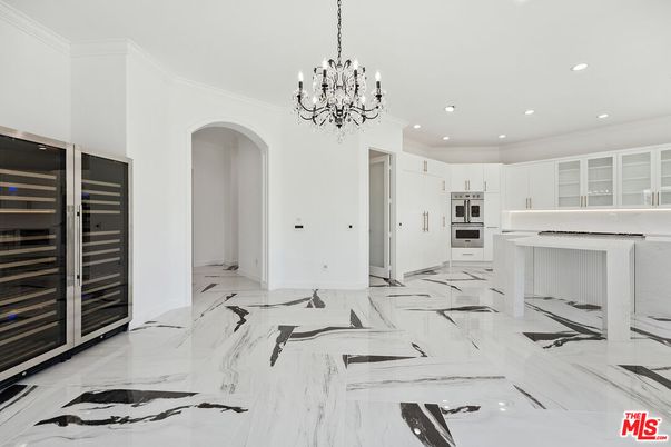 Chandelier, Interior, Kitchen, Marble, Recessed Lighting