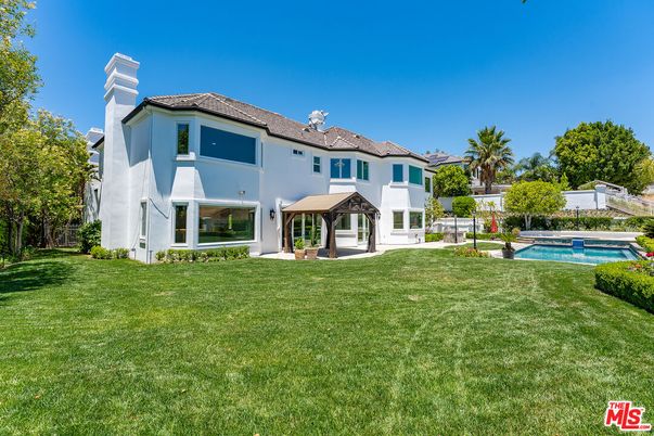 Backyard, Exterior, Pool