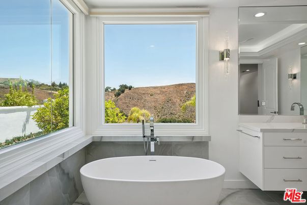 Bathroom, Free Standing Baths, Interior, Recessed Lighting