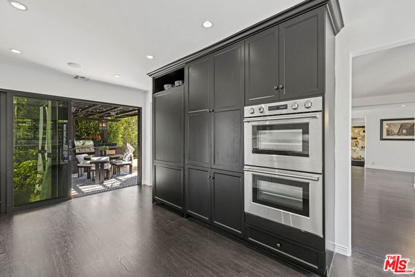 Dining room, Interior, Kitchen, Recessed Lighting, Stainless Steel Appliances, Wood Texture Flooring