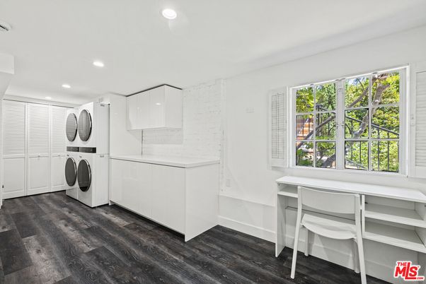 Interior, Recessed Lighting, Utility Closets, Washer, Wood Texture Flooring
