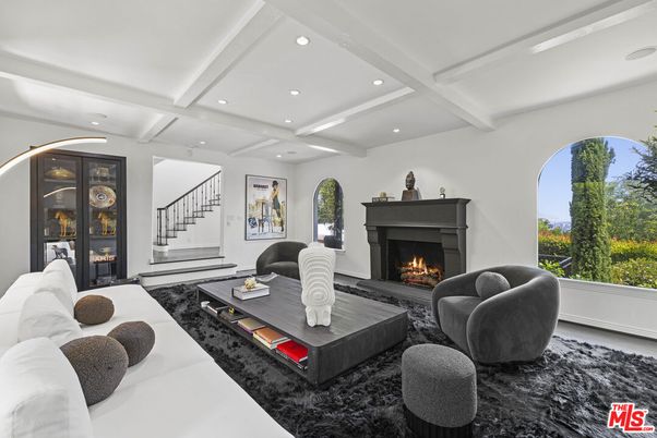 Fireplace, Interior, Living room, Recessed Lighting