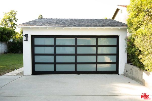 Detached Garage, Exterior