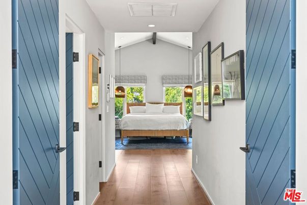 Bedroom, Interior, Pendant Lights, Recessed Lighting, Wood Texture Flooring