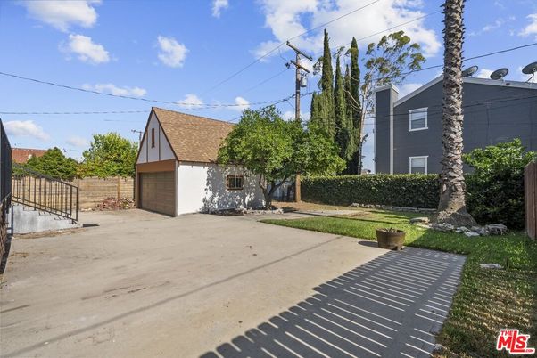 Backyard, Detached Garage, Exterior