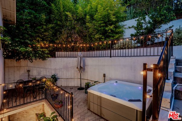 Exterior, Hot Tub