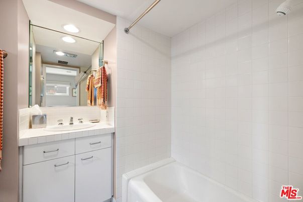 Bathroom, Interior, Recessed Lighting, Tile Countertops