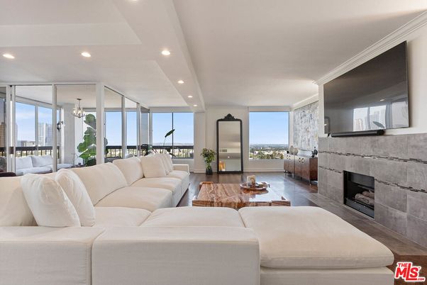Fireplace, Interior, Living room, Recessed Lighting, Water