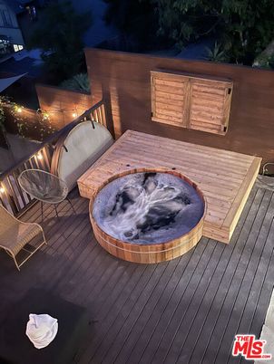 Exterior, Hot Tub
