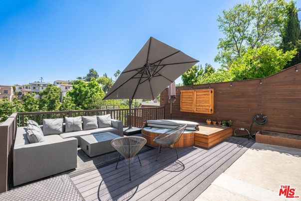 Exterior, Hot Tub