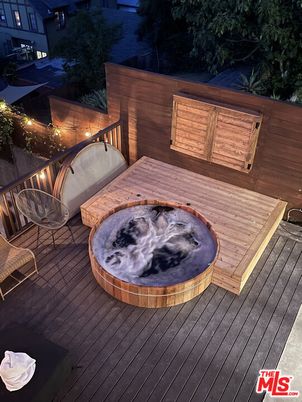 Exterior, Hot Tub