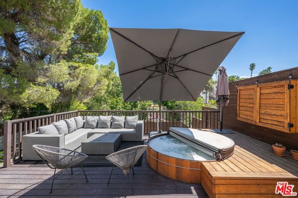 Exterior, Hot Tub