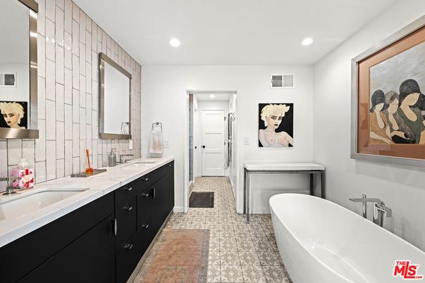 Bathroom, Dual Sink Vanities, Free Standing Baths, Interior, Recessed Lighting