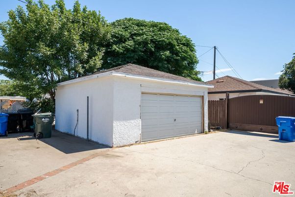 Detached Garage, Exterior