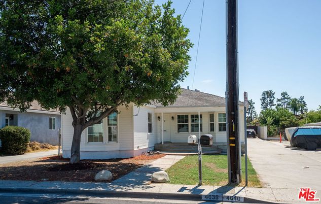 Exterior, Facade, Ranch