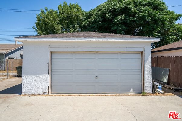 Detached Garage, Exterior