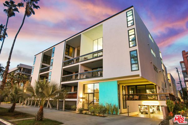 Exterior, Facade, Condo Building