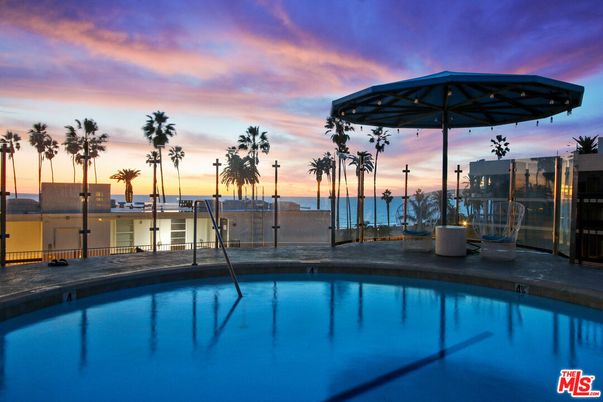 Exterior, Pool, Water