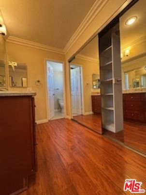 Bathroom, Interior, Recessed Lighting, Wood Texture Flooring