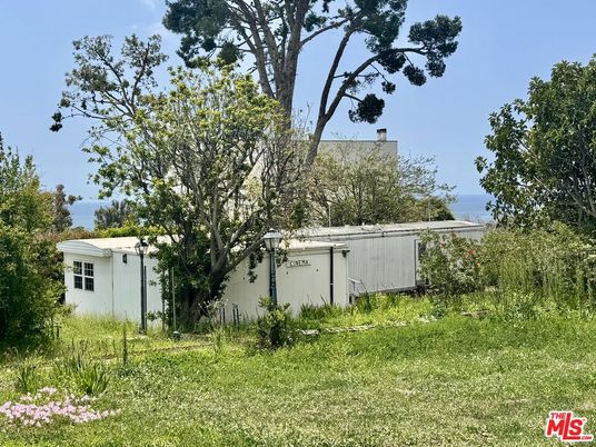 Backyard, Exterior, Water