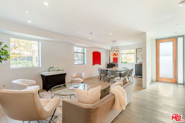Chandelier, Dining room, Interior, Living room, Pendant Lights, Recessed Lighting, Wood Texture Flooring