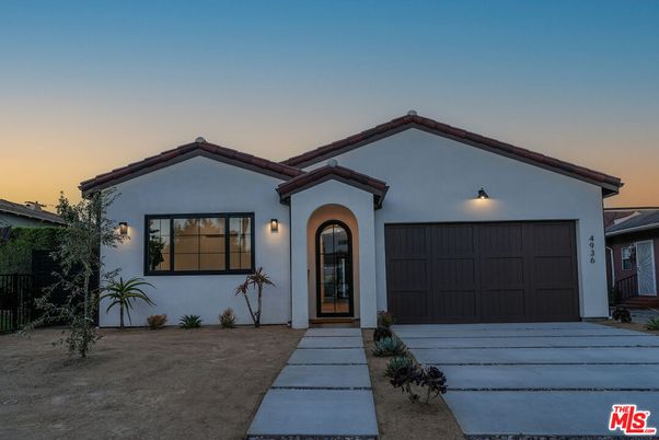 Attached, Exterior, Facade, Spanish Mediterranean