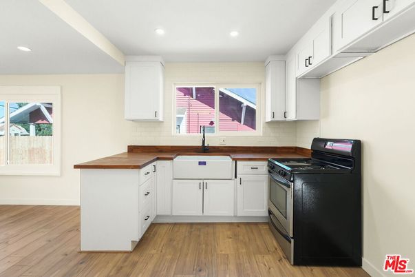 Interior, Kitchen, Recessed Lighting, Wood Texture Flooring
