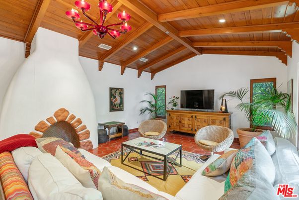 Chandelier, Interior, Living room, Recessed Lighting, Wooden Beams, Wooden Ceilings