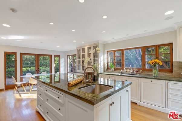 Dining room, Interior, Kitchen, Recessed Lighting, Wood Texture Flooring