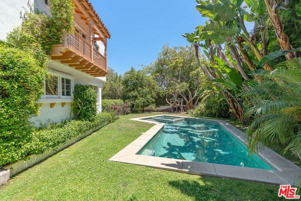 Backyard, Exterior, Pool