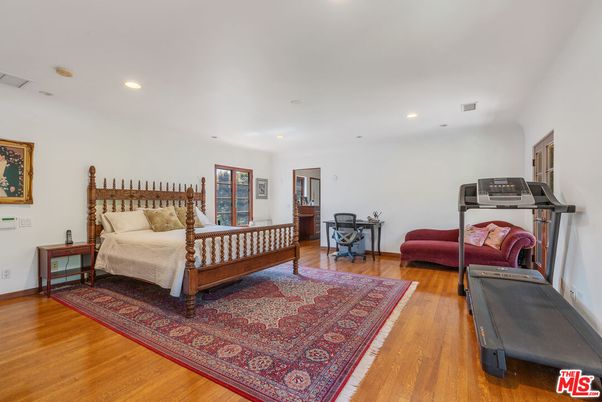 Bedroom, Fitness Equipment, Interior, Recessed Lighting, Wood Texture Flooring