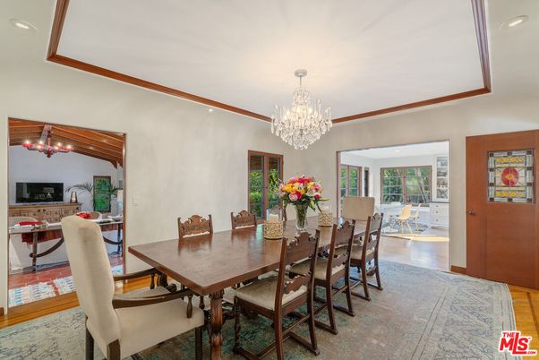 Chandelier, Dining room, Interior, Recessed Lighting, Wood Texture Flooring