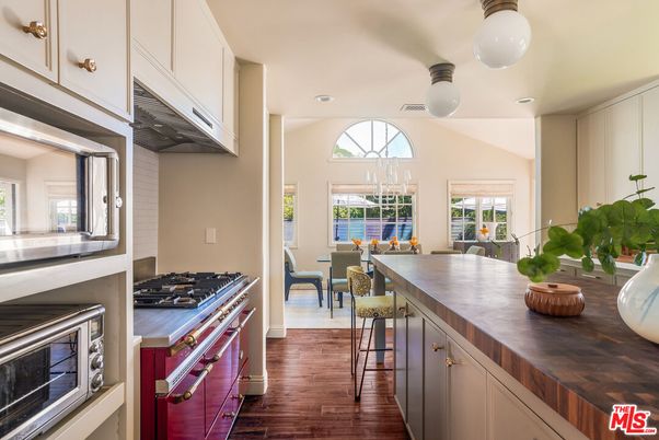 Dining room, Interior, Kitchen, Recessed Lighting, Stainless Steel Appliances, Wood Texture Flooring
