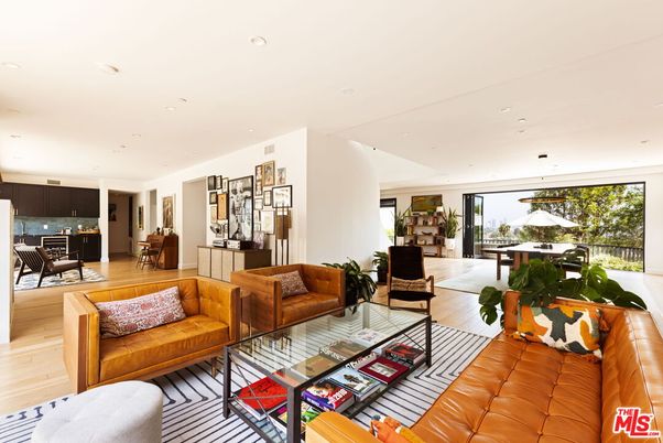 Interior, Living room, Pendant Lights, Recessed Lighting, Wood Texture Flooring