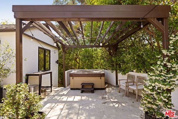 Exterior, Hot Tub