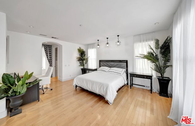 Bedroom, Interior, Pendant Lights, Recessed Lighting, Wood Texture Flooring