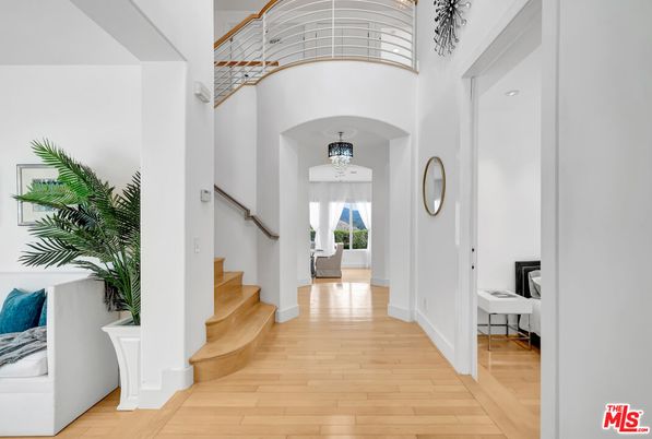 Interior, Pendant Lights, Wood Texture Flooring